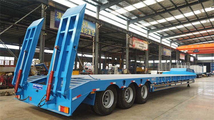 3 Axle 80 Ton Low Bed Truck